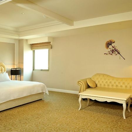 Asia Emperor Hotel Tainan Luaran gambar
