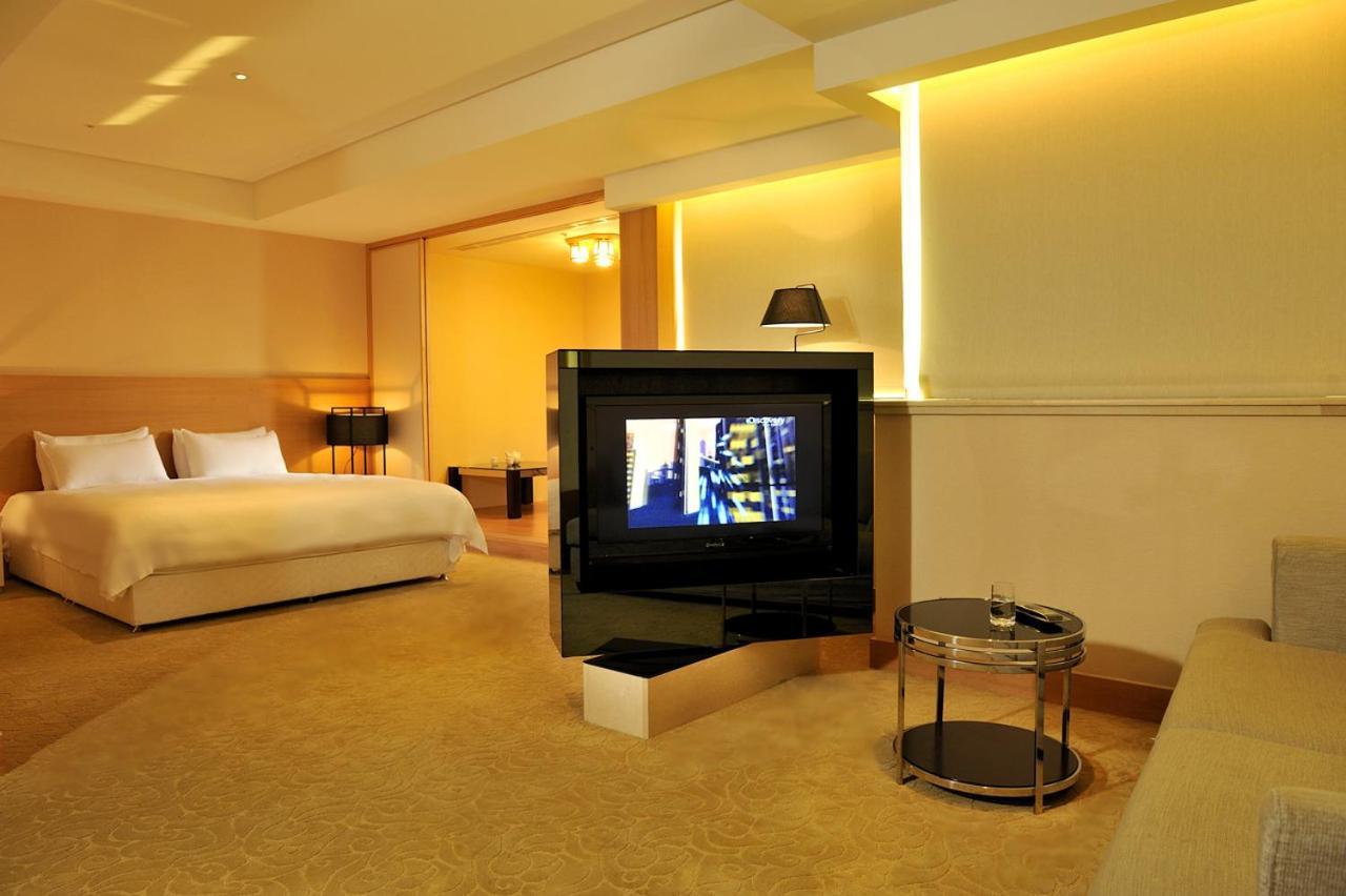Asia Emperor Hotel Tainan Luaran gambar